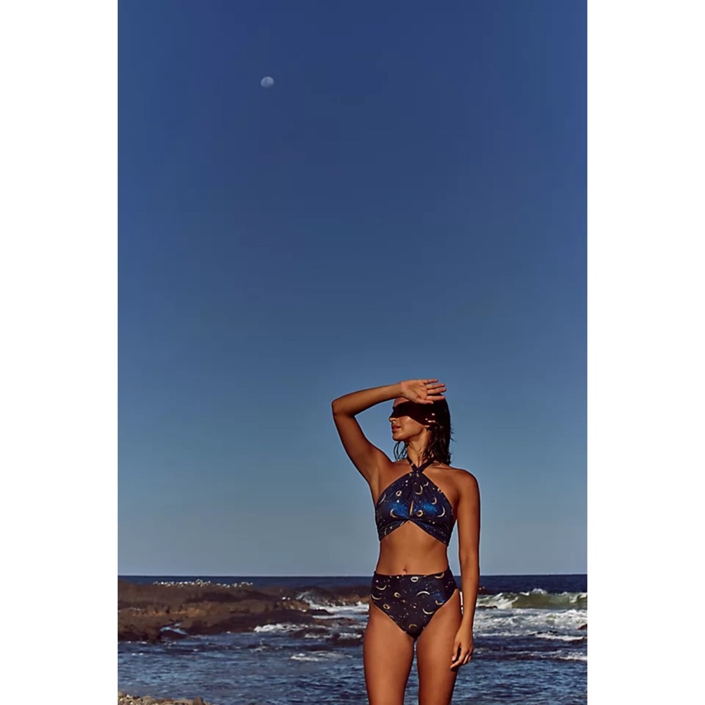 Beach Riot | Moon Shimmer Bikini Set. - Picture 7 of 7